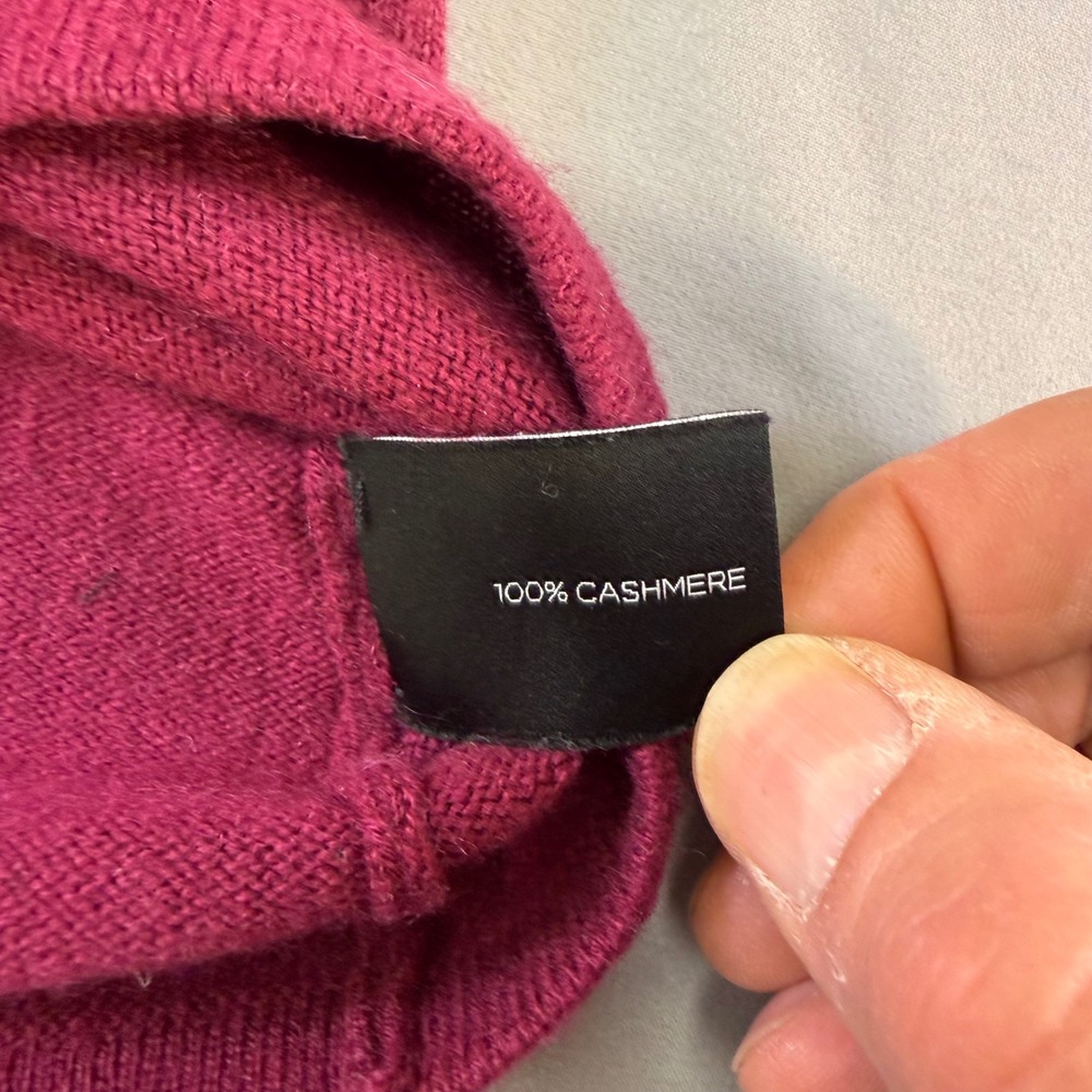 Cashmere Saks Fifth Avenue V-Neck Long Sleeve Sweater Berry‎ XS absolute beauty - Picture 9 of 16